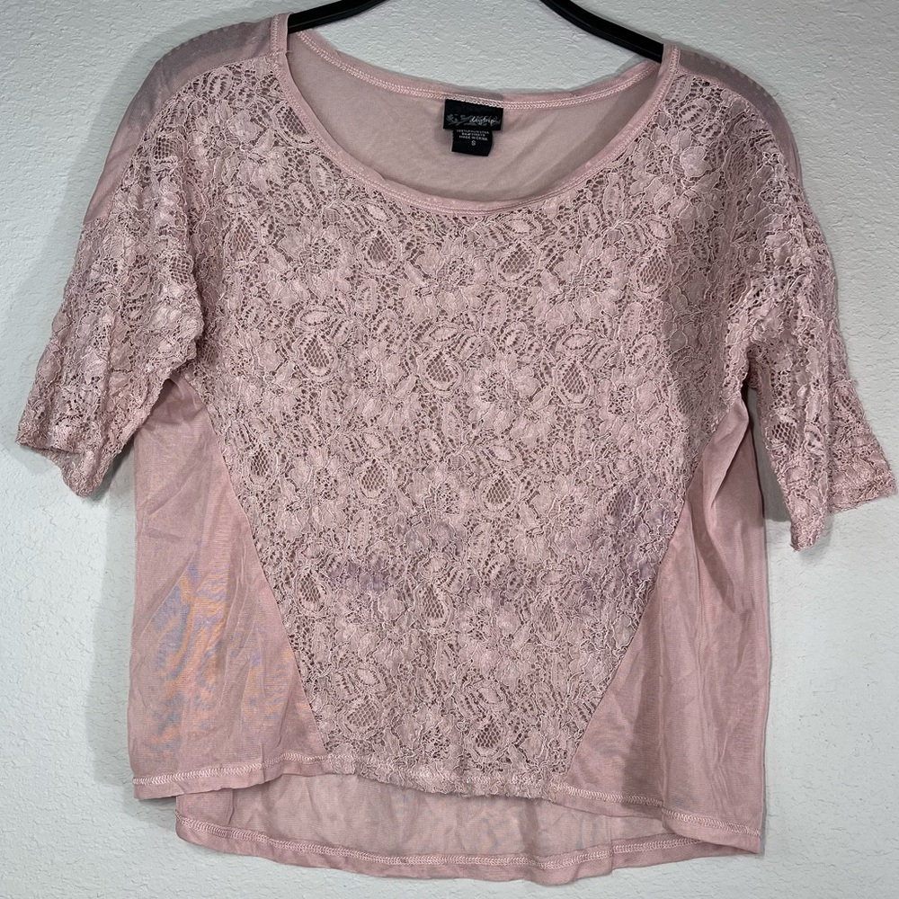 Daytrip Pale Pink Lace Overlay Short Sleeve Top - Picture 1 of 4